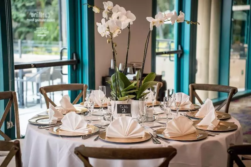 בית מלון כפרי Newport Beach Marriott Bayview