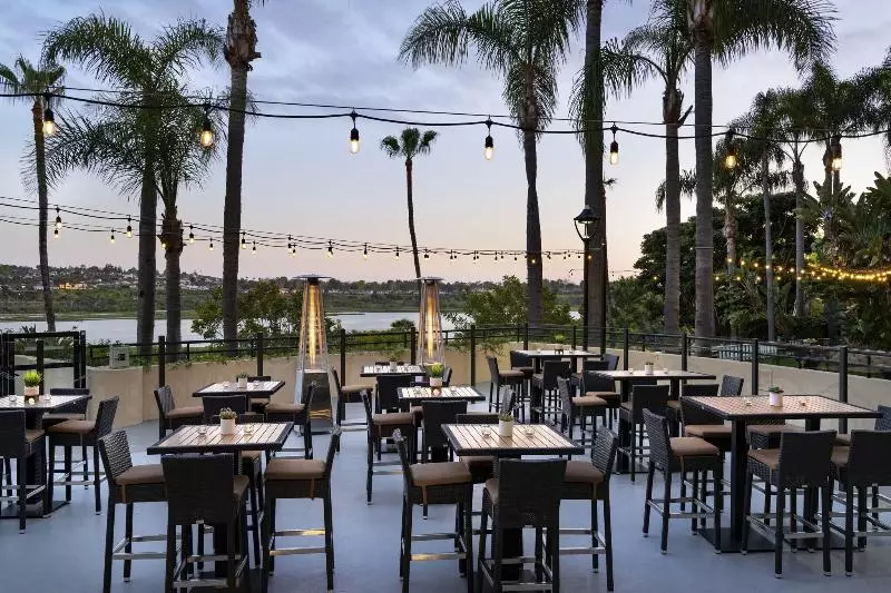 בית מלון כפרי Newport Beach Marriott Bayview