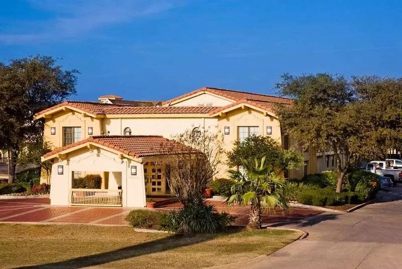 Hotel Super 8 By Wyndham Austin South I 35