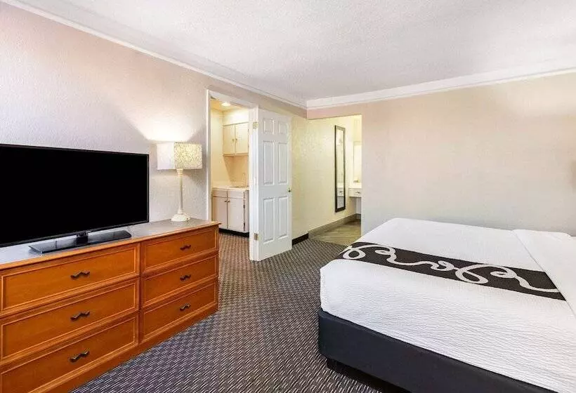 فندق Travelodge By Wyndham El Paso  Airport
