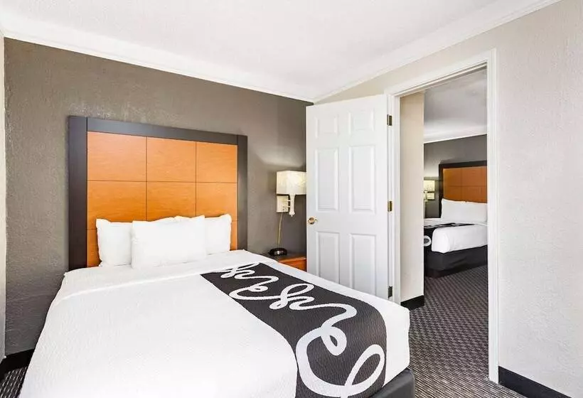 فندق Travelodge By Wyndham El Paso  Airport