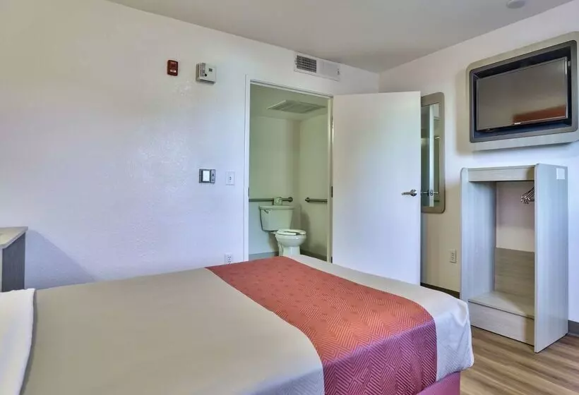 Motel 6 Flagstaff, Az   Butler