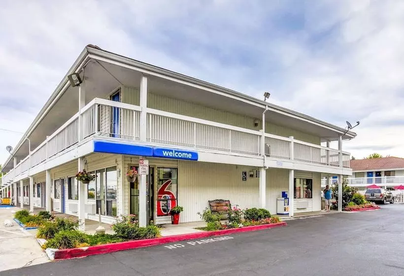 Motel 6 Medford, Or North