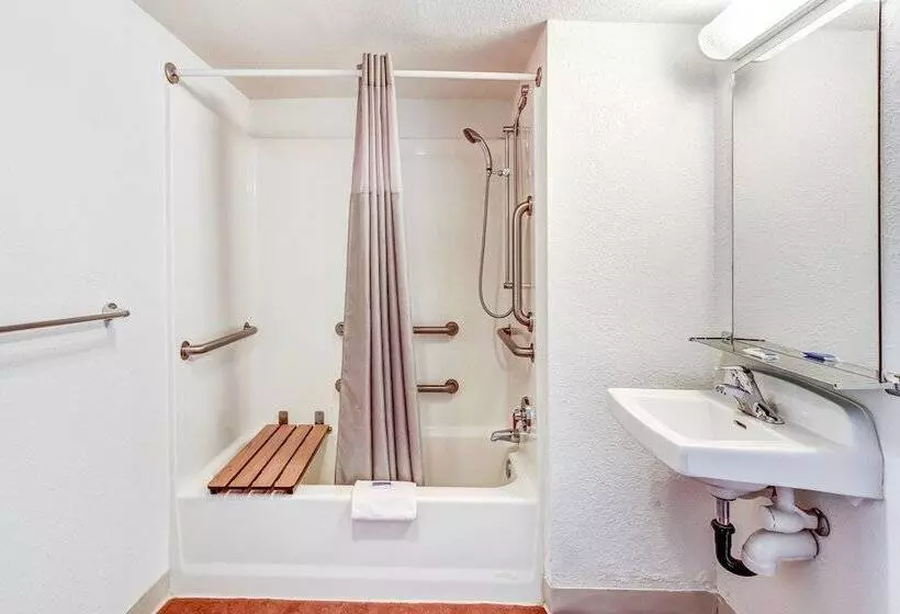 Motel 6 Medford, Or North