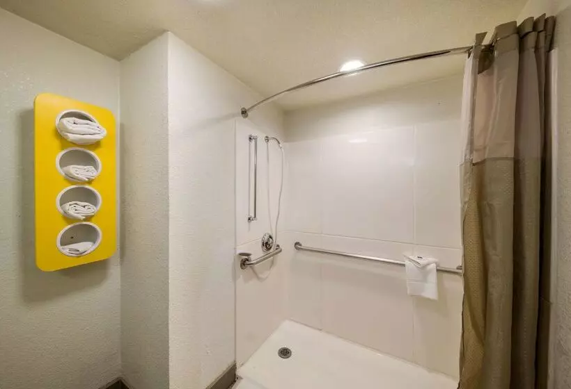 Motel 6dallas, Tx Farmers Branch