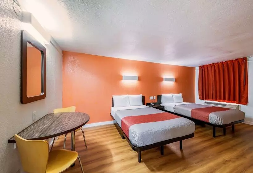 Motel 6dallas, Tx Farmers Branch