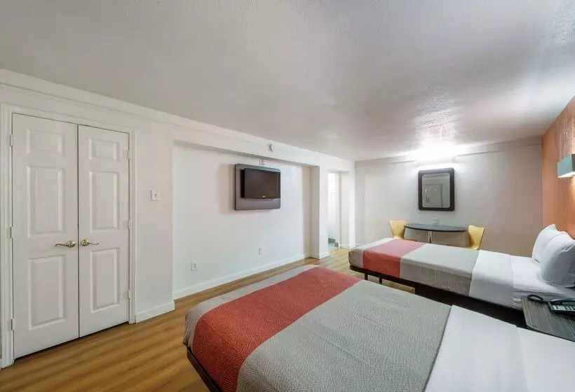 Motel 6dallas, Tx Farmers Branch