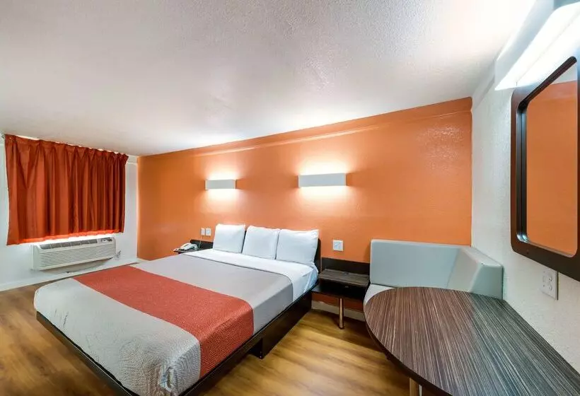 Motel 6dallas, Tx Farmers Branch