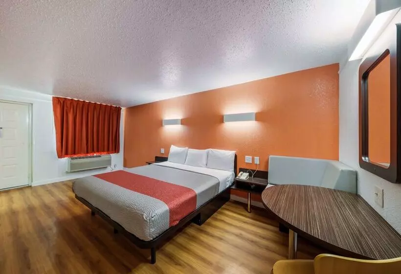 Motel 6dallas, Tx Farmers Branch