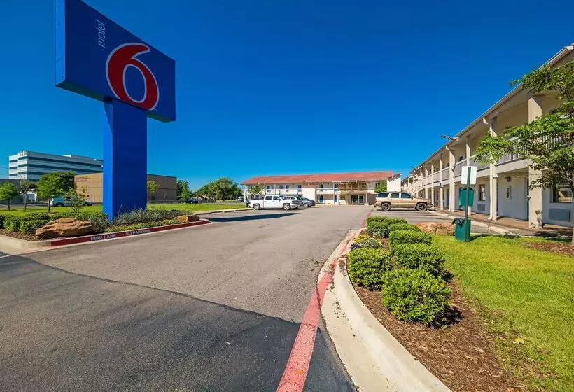 Motel 6dallas, Tx Farmers Branch