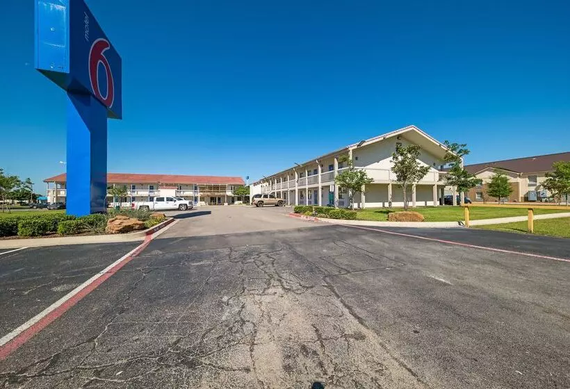 Motel 6dallas, Tx Farmers Branch
