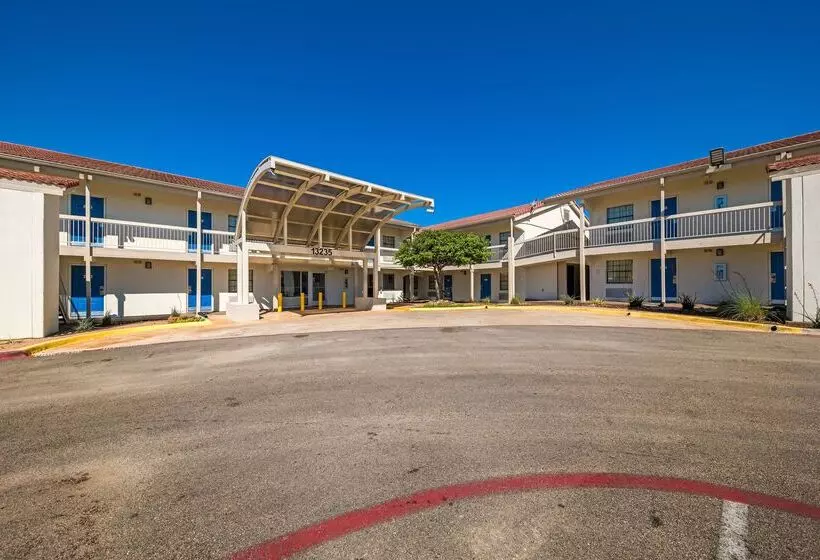 Motel 6dallas, Tx Farmers Branch