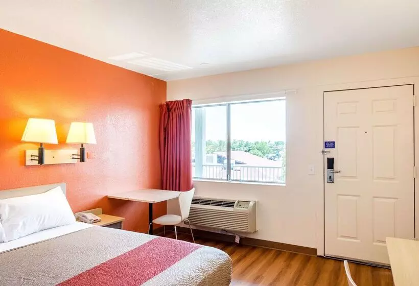 Motel 6redding, Ca Central