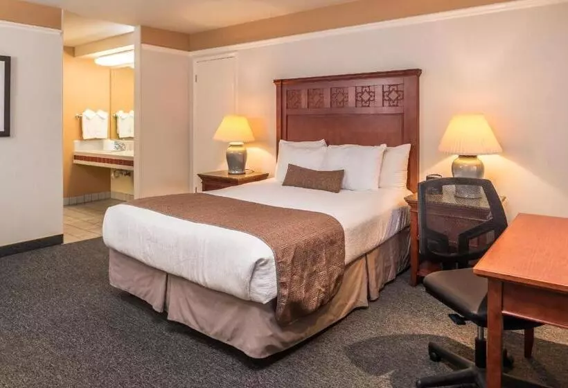 Мотель Laurel Inn & Conference Center