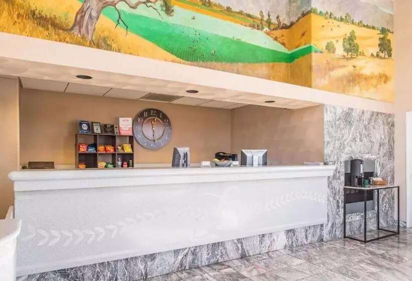 Мотель Laurel Inn & Conference Center