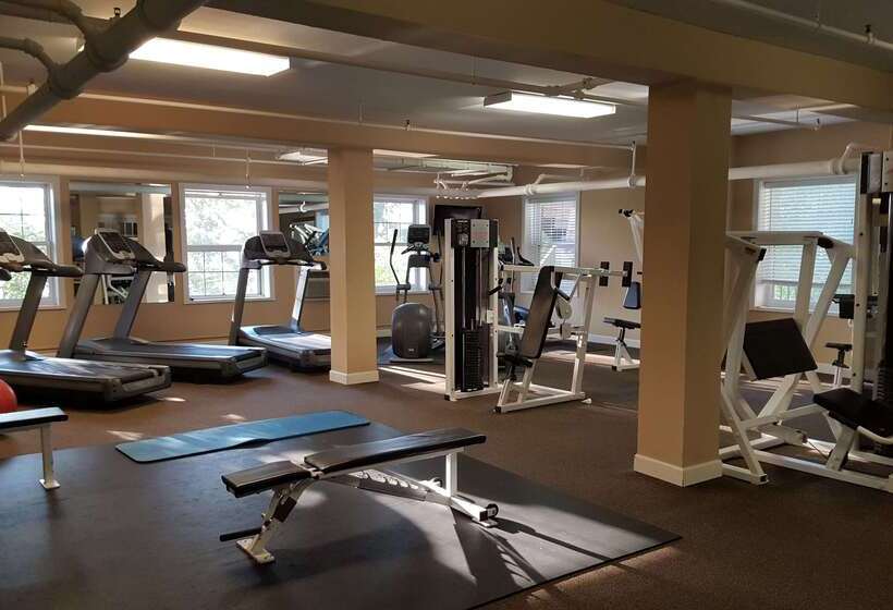 Resort Maddens On Gull Lake