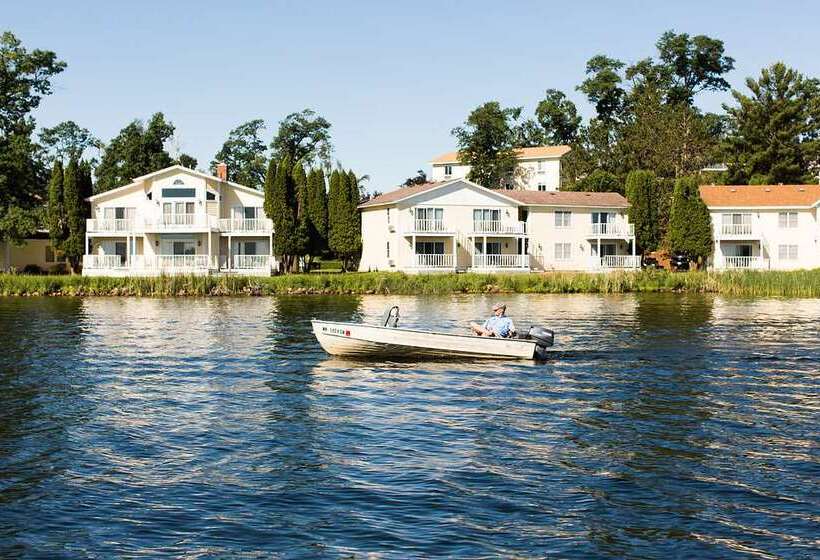 Resort Maddens On Gull Lake