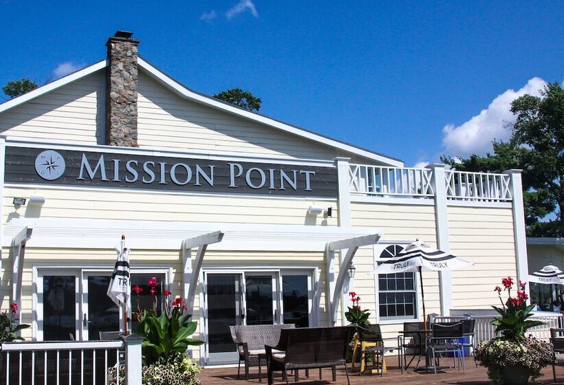 Resort Maddens On Gull Lake