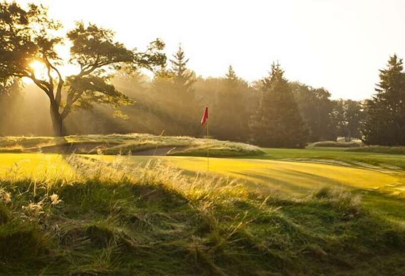 Resort Maddens On Gull Lake