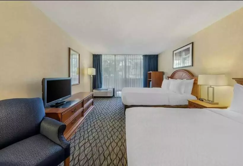Clarion Hotel Anaheim Resort