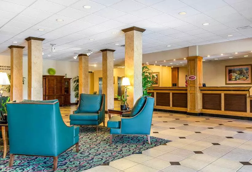 Clarion Hotel Anaheim Resort