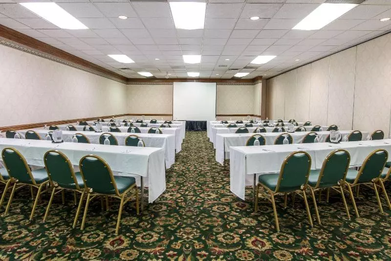 Clarion Hotel Anaheim Resort