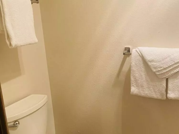 Отель America S Best Value Inn Sandpoint