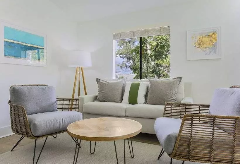 Hadley Resort And Marina