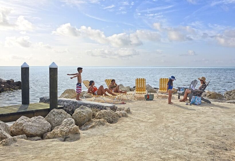 Hadley Resort And Marina