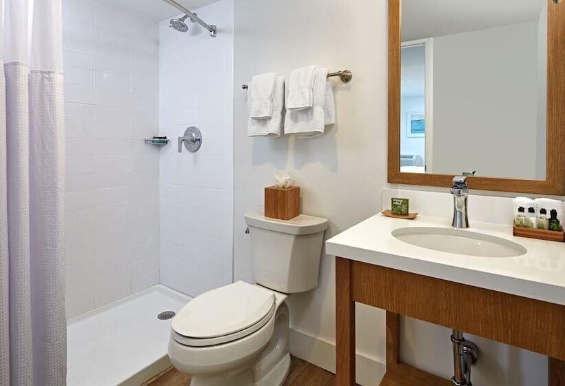 Hadley Resort And Marina