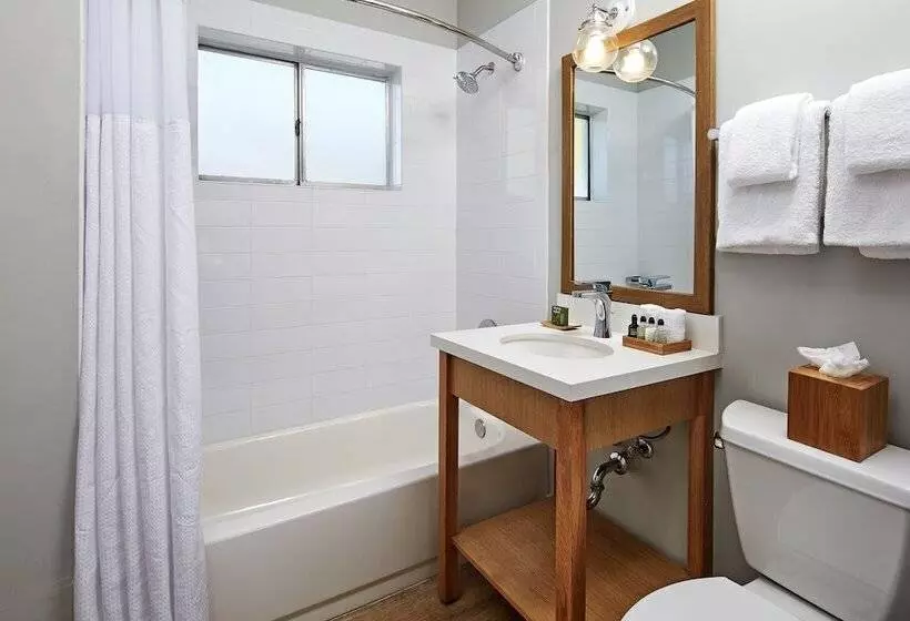 Hadley Resort And Marina