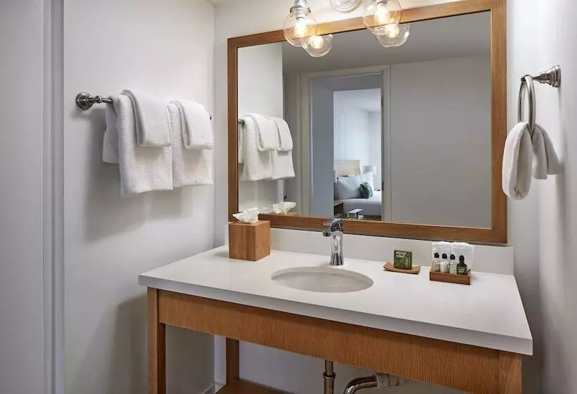 Hadley Resort And Marina