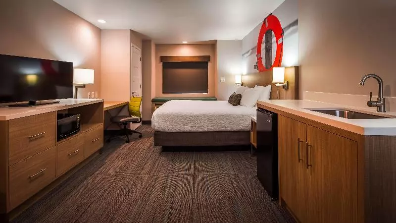 בית מלון כפרי Best Western Beachside Inn