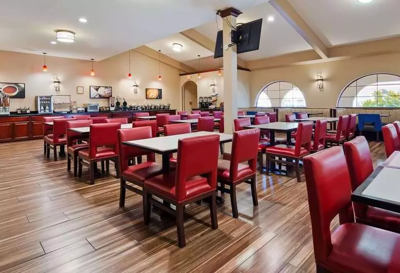 فندق Best Western Plus Heritage Inn