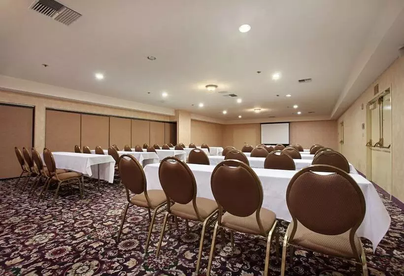 فندق Best Western Plus Heritage Inn