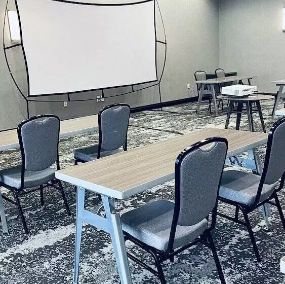 Delta Hotels By Marriott Detroit Novi