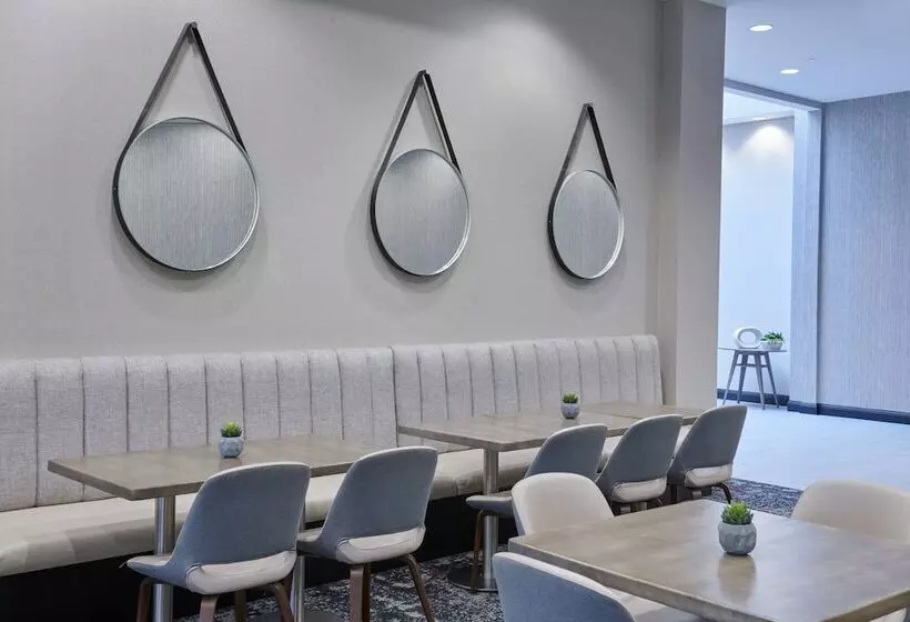 Delta Hotels By Marriott Detroit Novi