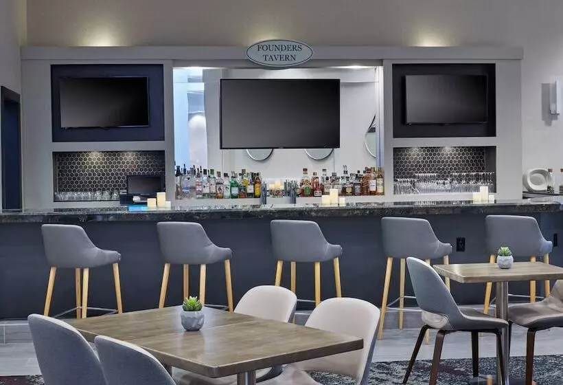 Delta Hotels By Marriott Detroit Novi