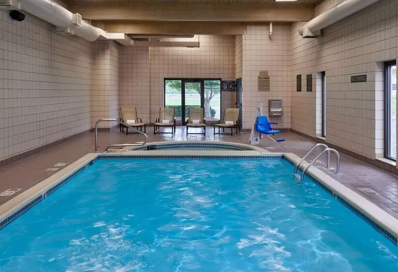 Delta Hotels By Marriott Detroit Novi