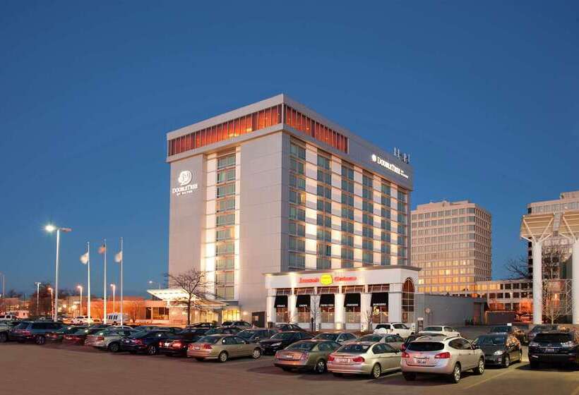 فندق Doubletree By Hilton  Chicago  North Shore Conference Center