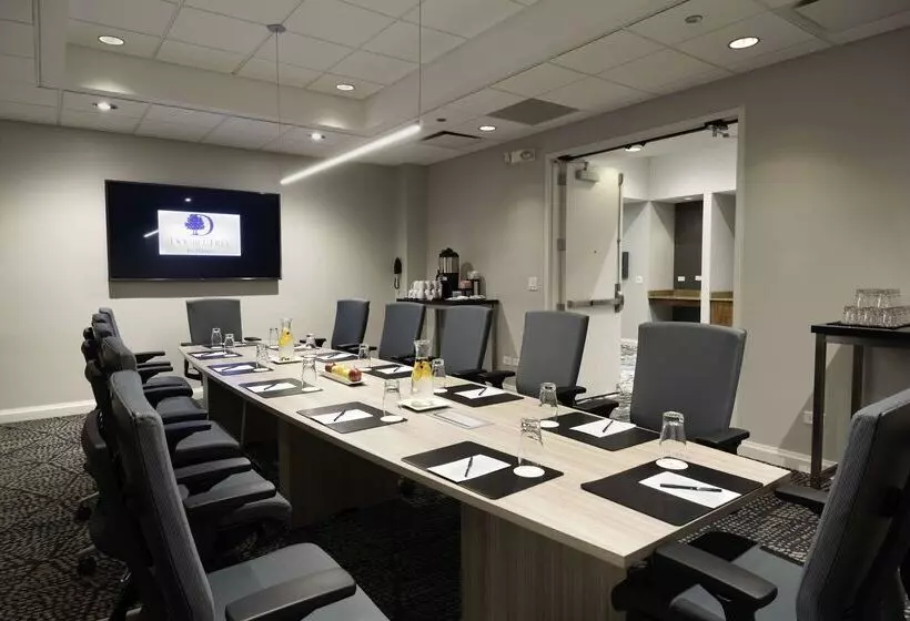 Szálloda Doubletree By Hilton  Chicago  North Shore Conference Center