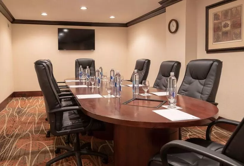 Doubletree By Hilton Hotel Norfolk Airport