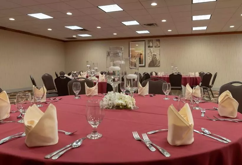 Doubletree By Hilton Hotel Norfolk Airport