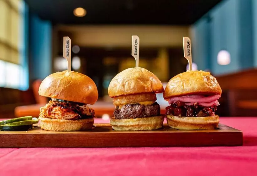 Doubletree By Hilton Hotel Norfolk Airport