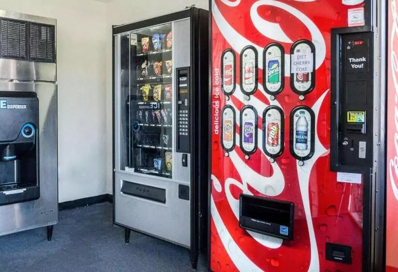 فندق Econo Lodge University