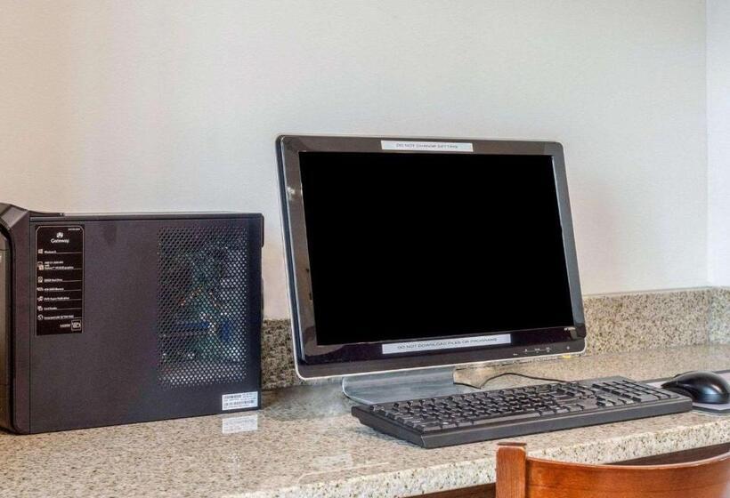 فندق Econo Lodge University