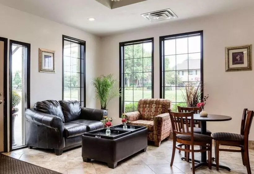 فندق Econo Lodge University