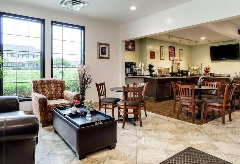 فندق Econo Lodge University