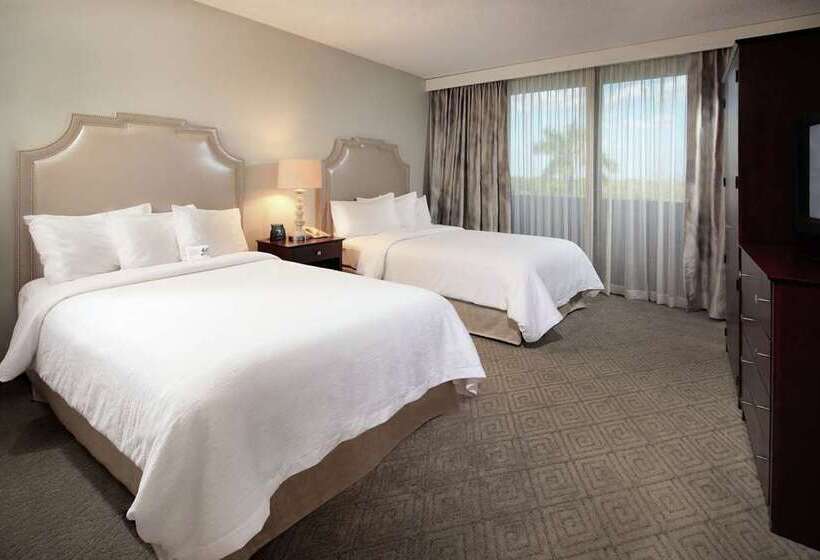 בית מלון כפרי Embassy Suites Boca Raton