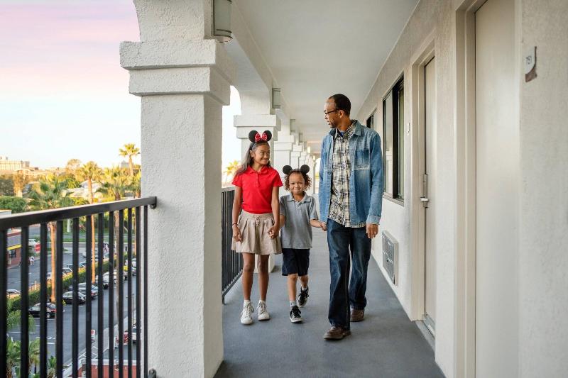 Отель Fairfield By Marriott Anaheim Resort